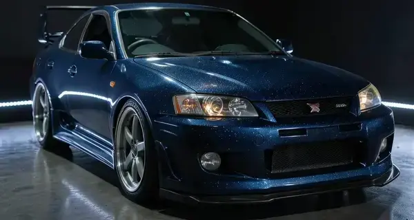 ミッドナイトブルーのスカイラインR34